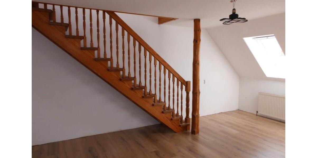 Dachgeschoßwohnung Rodenberg - 3 Zimmer, 80 m&sup2;, 750&euro; | Angebot:26204415