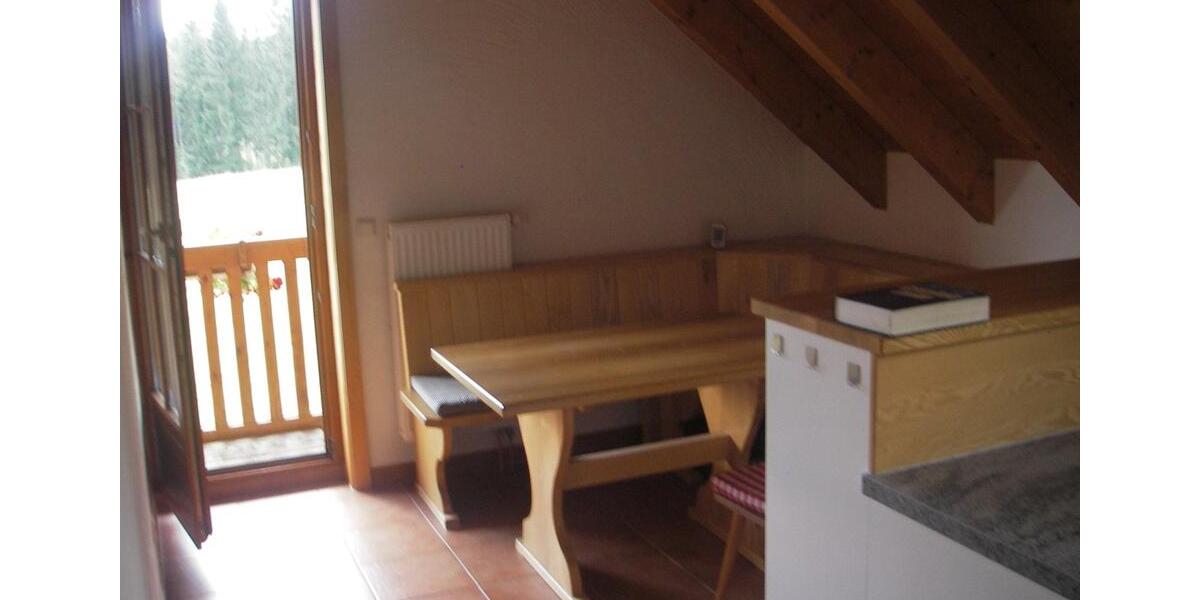 Dachgeschoßwohnung Feldberg (Schwarzwald) - 3 Zimmer, 85 m&sup2;, 680&euro; | Angebot:25807550