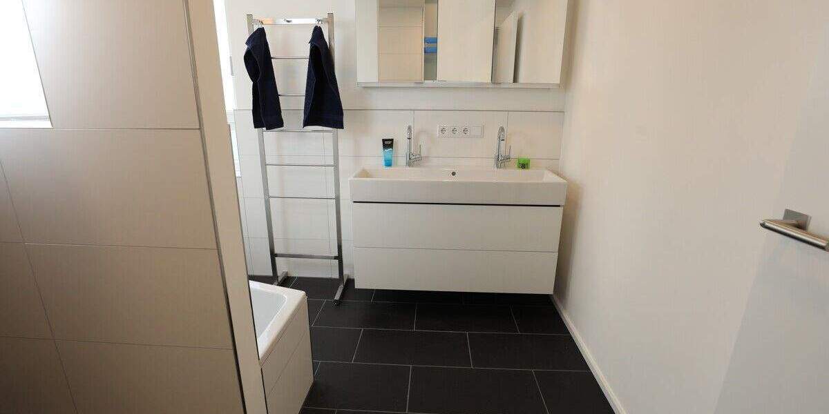 Einfamilienhaus Niederdorfelden - 7 Zimmer, 210 m&sup2;, 3.100&euro; | Angebot:25665446