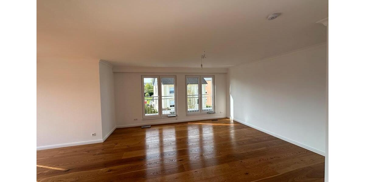 Einfamilienhaus Detmold - 3 Zimmer, 142 m&sup2;, 1.470&euro; | Angebot:26223551