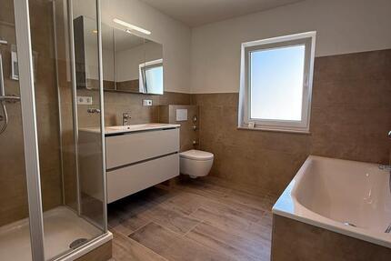 Exklusive 2-Zimmer-Maisonettewohnung mit Dachterrasse zimmer