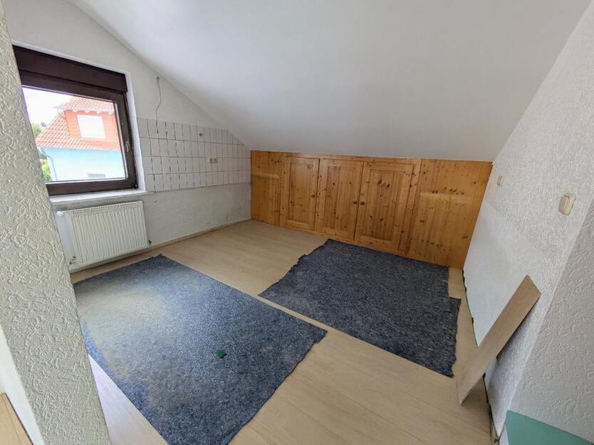 Großzügige 2-Zimmer-Dachgeschoßwohnung mit EBK in Winkel
