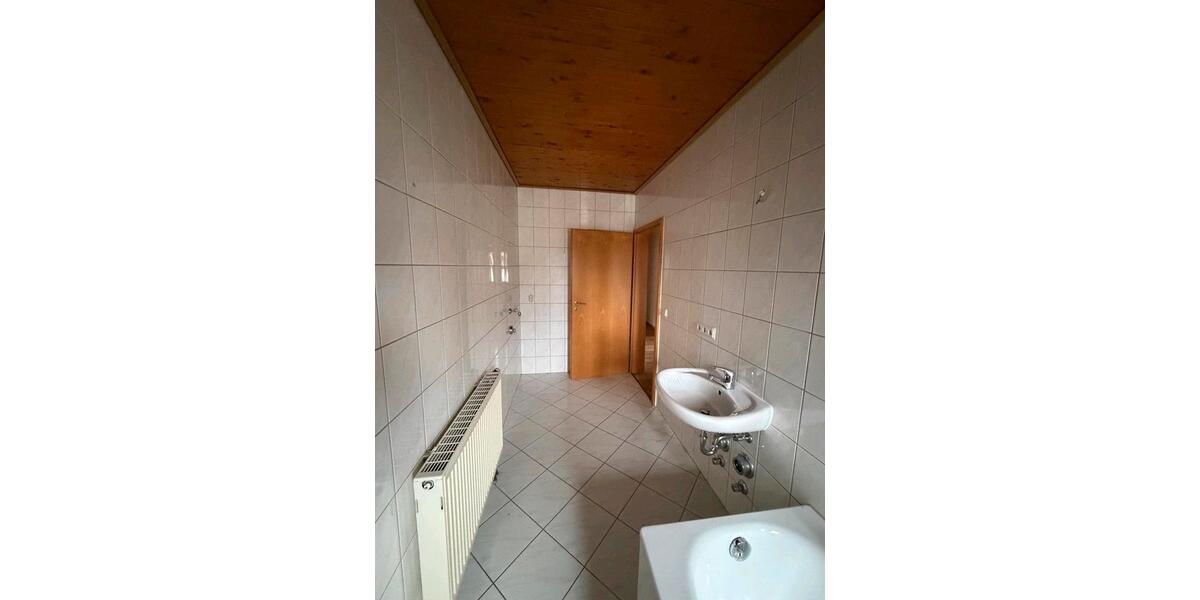 Etagenwohnung Floh-Seligenthal Seligenthal - 3 Zimmer, 80 m&sup2;, 790&euro; | Angebot:25637378