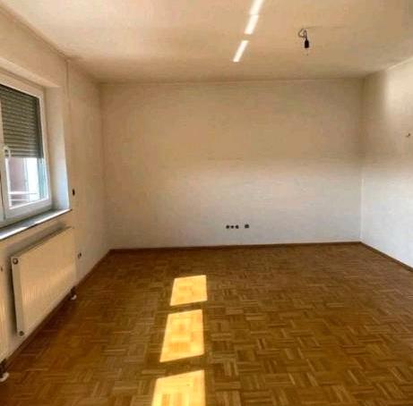 Dachgeschoßwohnung Niederkassel - 3 Zimmer, 86 m&sup2;, 1.400&euro; | Angebot:26639580