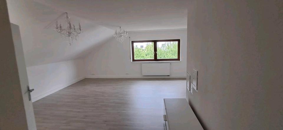 Dachgeschoßwohnung Zimmern ob Rottweil - 3 Zimmer, 61 m&sup2;, 700&euro; | Angebot:24373591