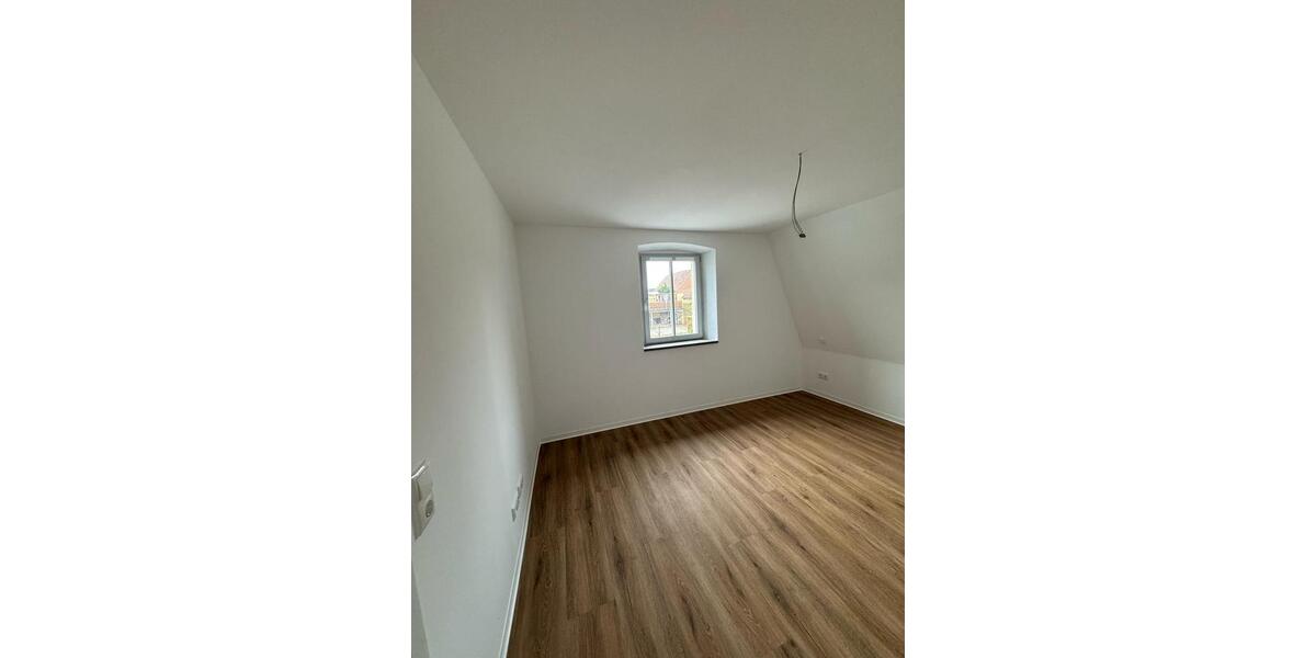 Dachgeschoßwohnung Wiesentheid - 2 Zimmer, 54 m&sup2;, 511&euro; | Angebot:25852647