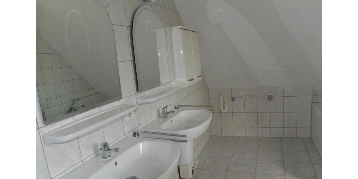 Etagenwohnung Kleve - 4 Zimmer, 150 m&sup2;, 1.350&euro; | Angebot:26082748