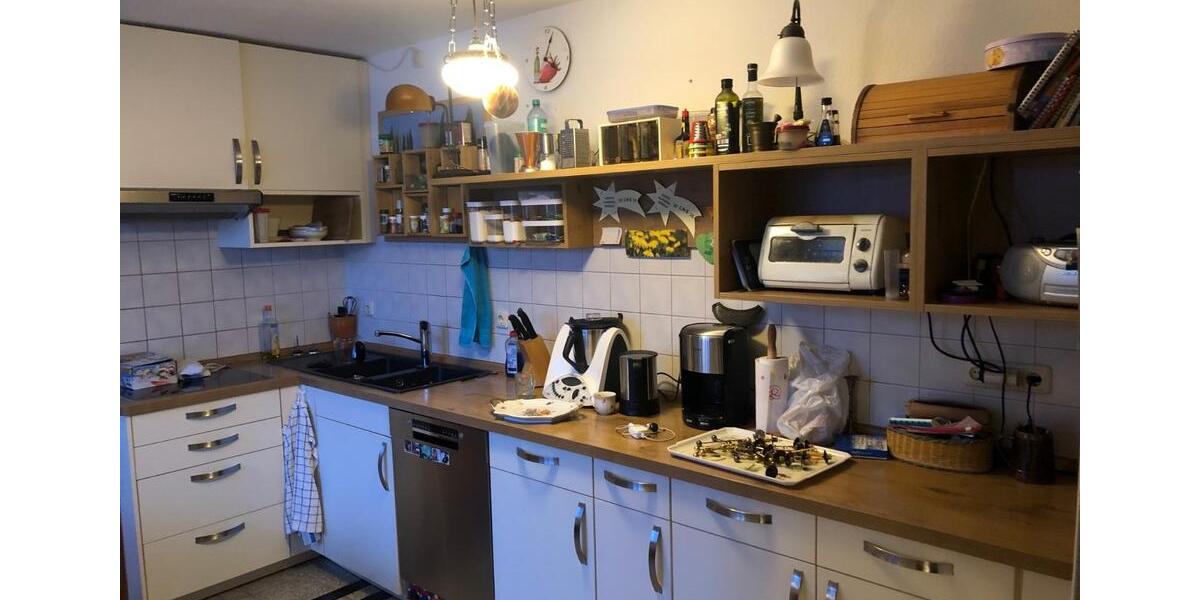 3 12 Zimmer Wohnung im 1. OG im gepflegten Altbau 3 zimmer