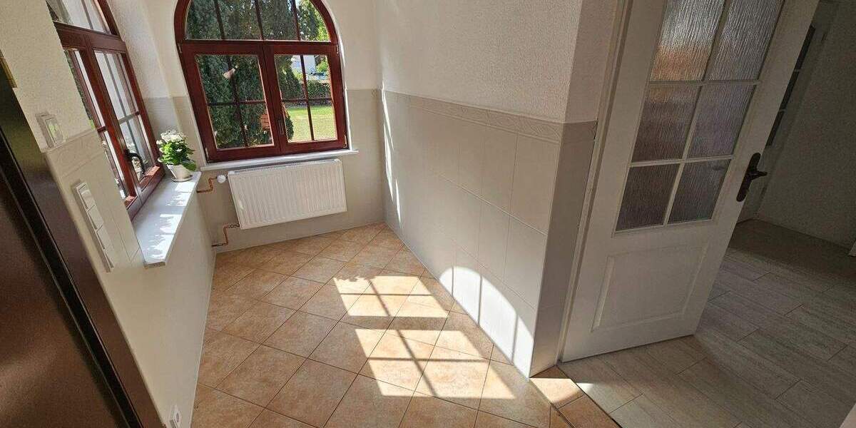 Einfamilienhaus Großpösna - 8 Zimmer, 217 m&sup2;, 2.520&euro; | Angebot:25880904