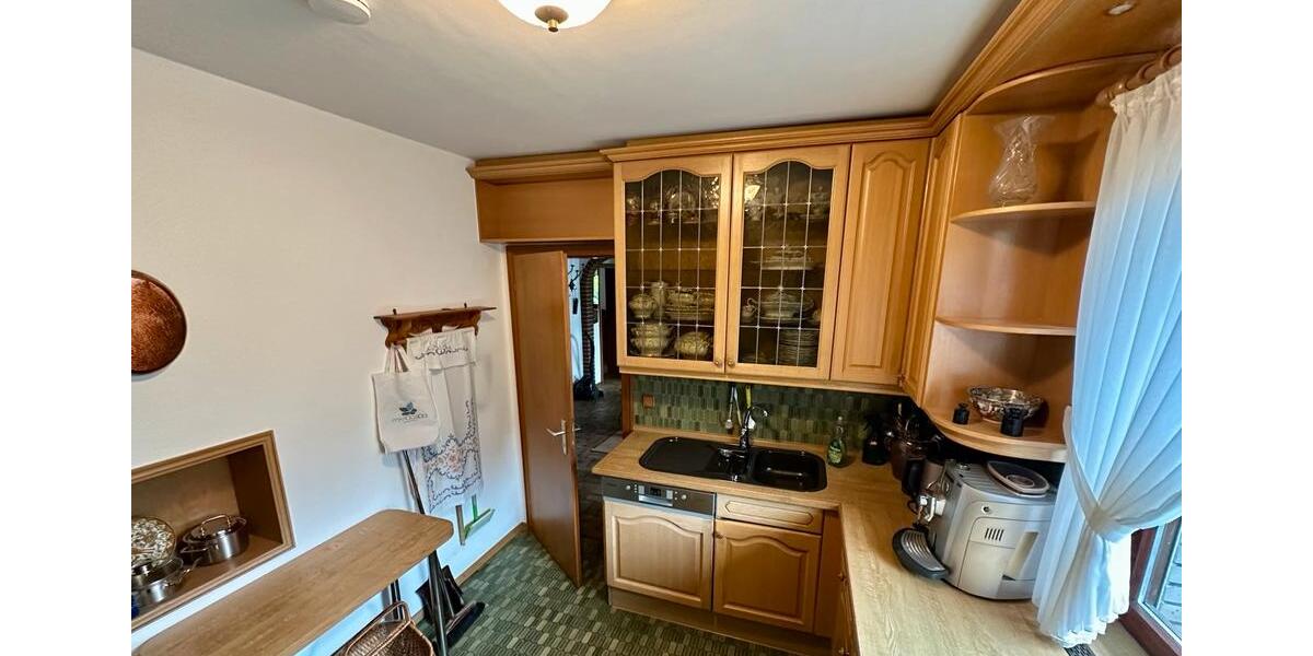 Großz.EFH, Nettokaltmiete 1.375,-€mtl. o. Kaufpreis. 289.000,-€ 5 zimmer