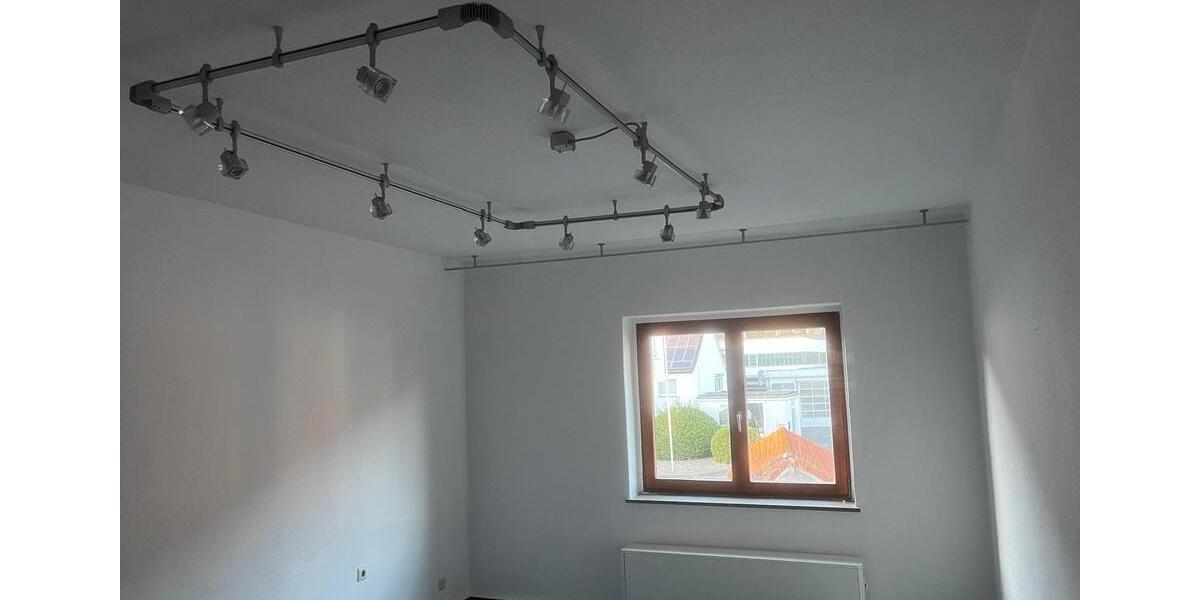 Wohnen auf Zeit Altenbeken - 9 Zimmer, 280 m&sup2;, 150&euro; | Angebot:25408573