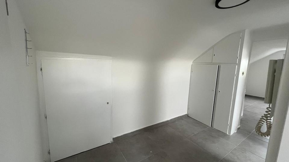 Dachgeschoßwohnung Herrenberg - 2 Zimmer, 40 m&sup2;, 690&euro; | Angebot:26630899