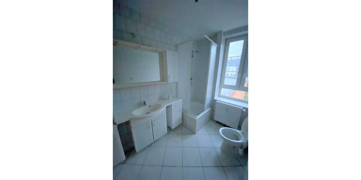 Etagenwohnung Glauchau - 4 Zimmer, 81 m&sup2;, 430&euro; | Angebot:26389569