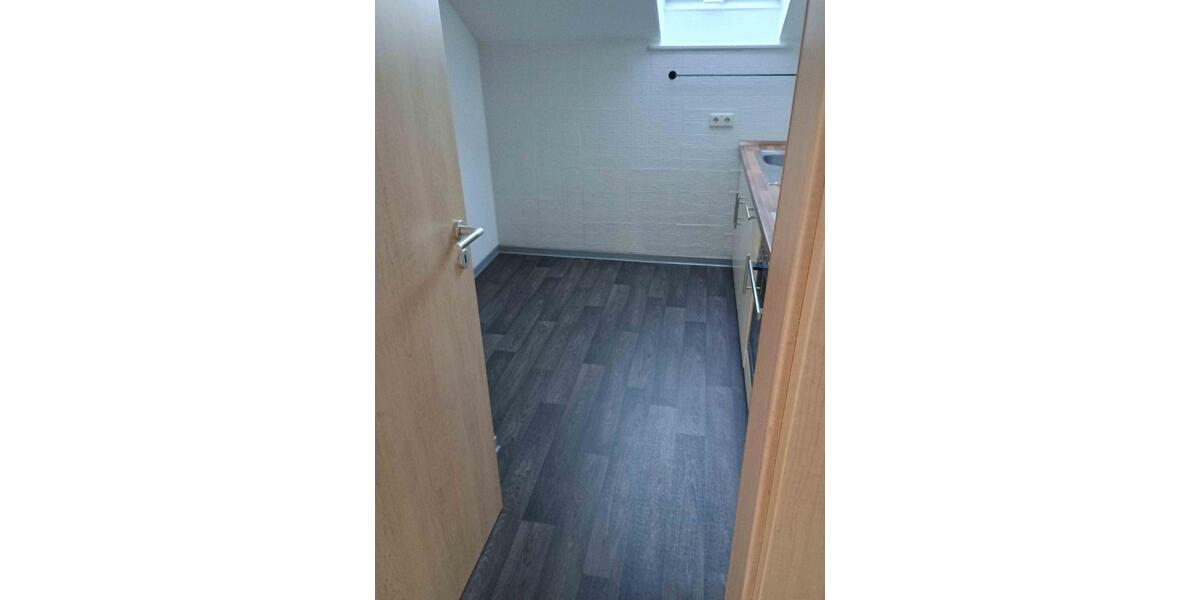 Dachgeschoßwohnung Cadenberge - 3 Zimmer, 67 m&sup2;, 490&euro; | Angebot:26617792