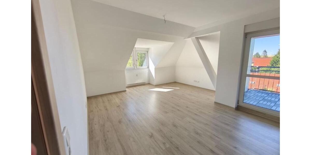 Dachgeschoßwohnung Tonna - 3 Zimmer, 74 m&sup2;, 888&euro; | Angebot:26644749