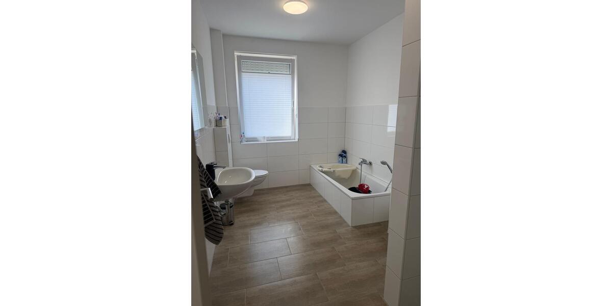 Erdgeschoßwohnung Eystrup - 3 Zimmer, 85 m&sup2;, 990&euro; | Angebot:25407735