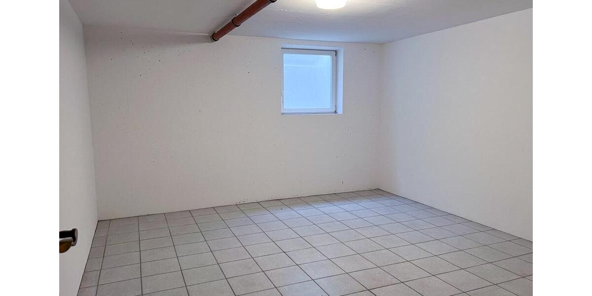 Frisch sanierte helle 3-Zimmer-DG-Wohnung mit Balkon 3 zimmer