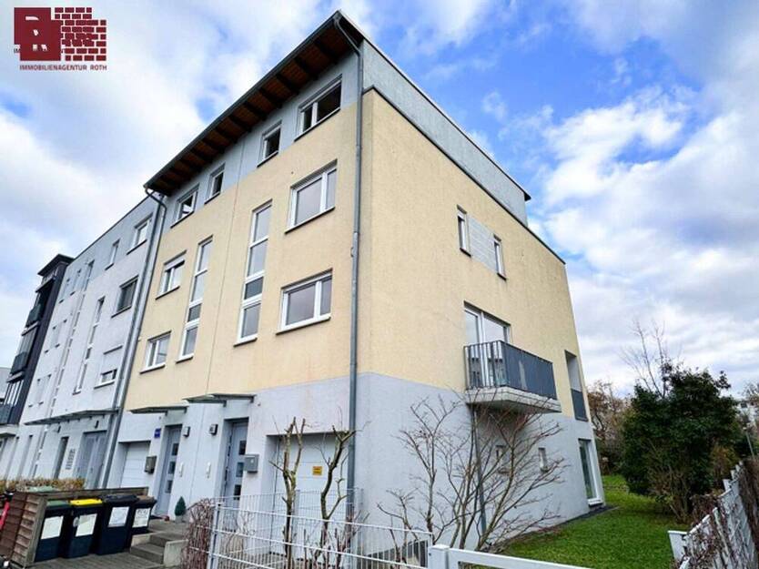 Großes Reiheneckhaus: fast 200m² auf vier Ebenen + Garten + Garage für die ganze Familie