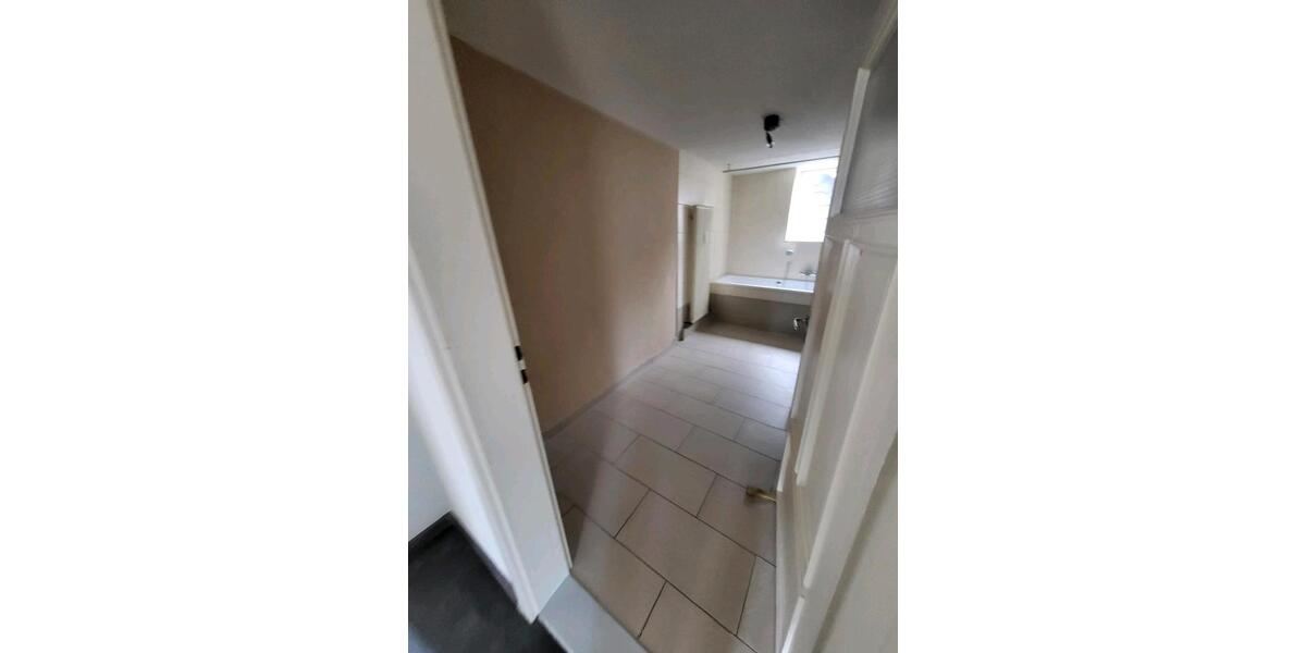 Etagenwohnung Neuhaus am Rennweg - 2 Zimmer, 60 m&sup2;, 570&euro; | Angebot:26670705