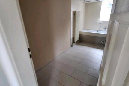 Wohnung Neuhaus am Rennweg - 2 Zimmer, 60 m&sup2;, 570&euro; | Angebot:26670705