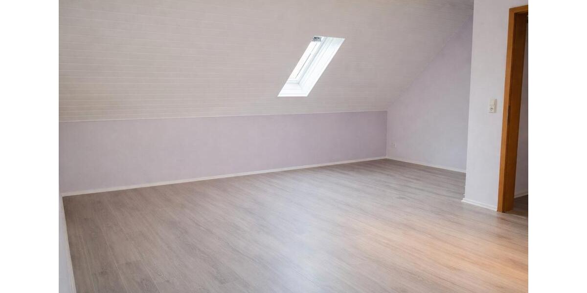 Dachgeschoßwohnung Ranstadt - 2 Zimmer, 82 m&sup2;, 750&euro; | Angebot:25871852