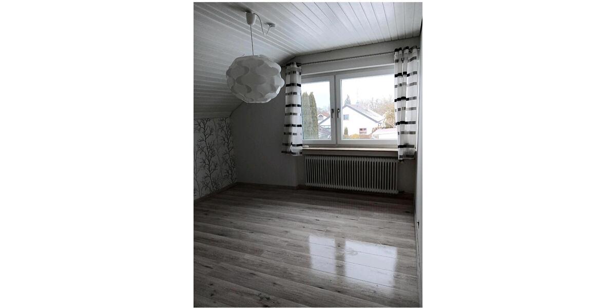 Dachgeschoßwohnung Warthausen - 4 Zimmer, 85 m&sup2;, 1.300&euro; | Angebot:26603201