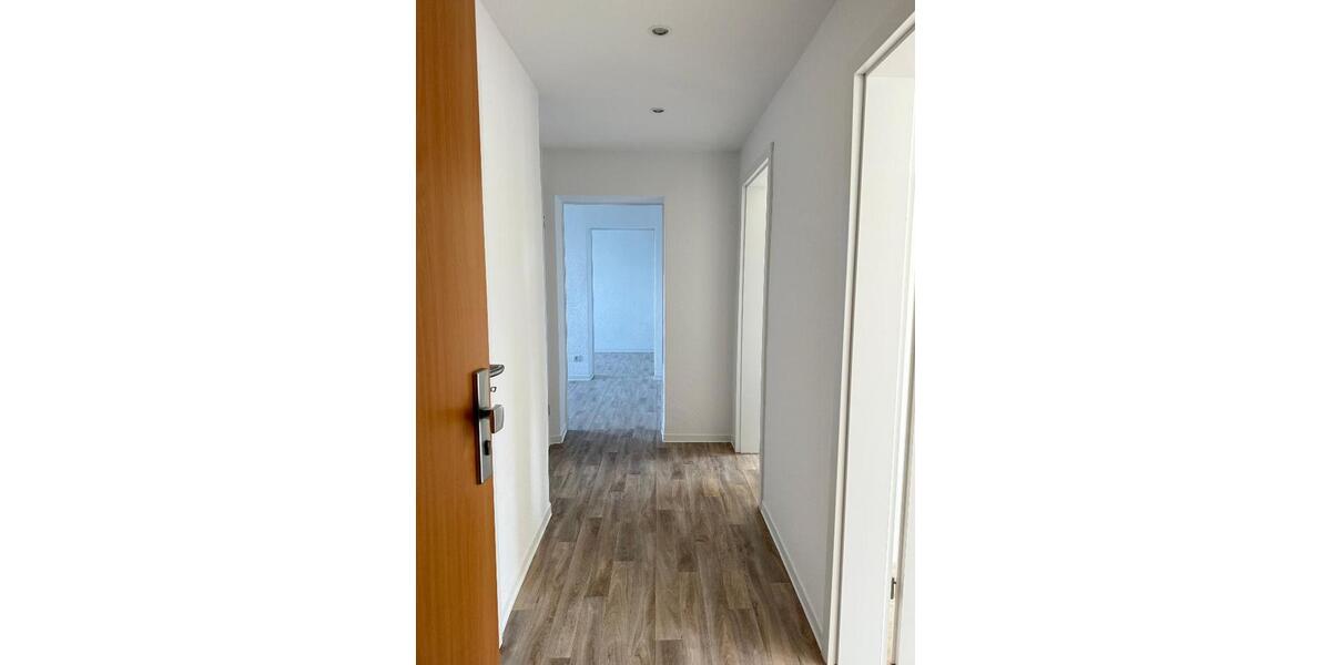 Etagenwohnung Mülsen - 4 Zimmer, 64 m&sup2;, 405&euro; | Angebot:22551798