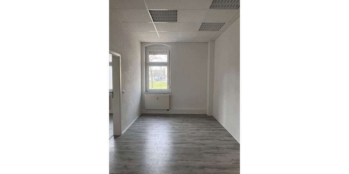 Ihr neues, liebevoll saniertes Büro mit vorteilhafter Raumaufteilung in Döbeln! 4 zimmer
