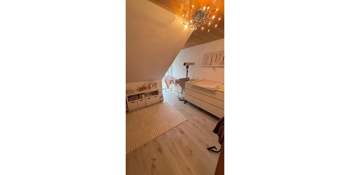 Dachgeschoßwohnung Herdorf - 5 Zimmer, 120 m&sup2;, 800&euro; | Angebot:26120724