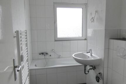 Modernisierte 3-Zi.-Whg. mit Balkon in angrenzender Nähe zu E-Haarzopf! zimmer