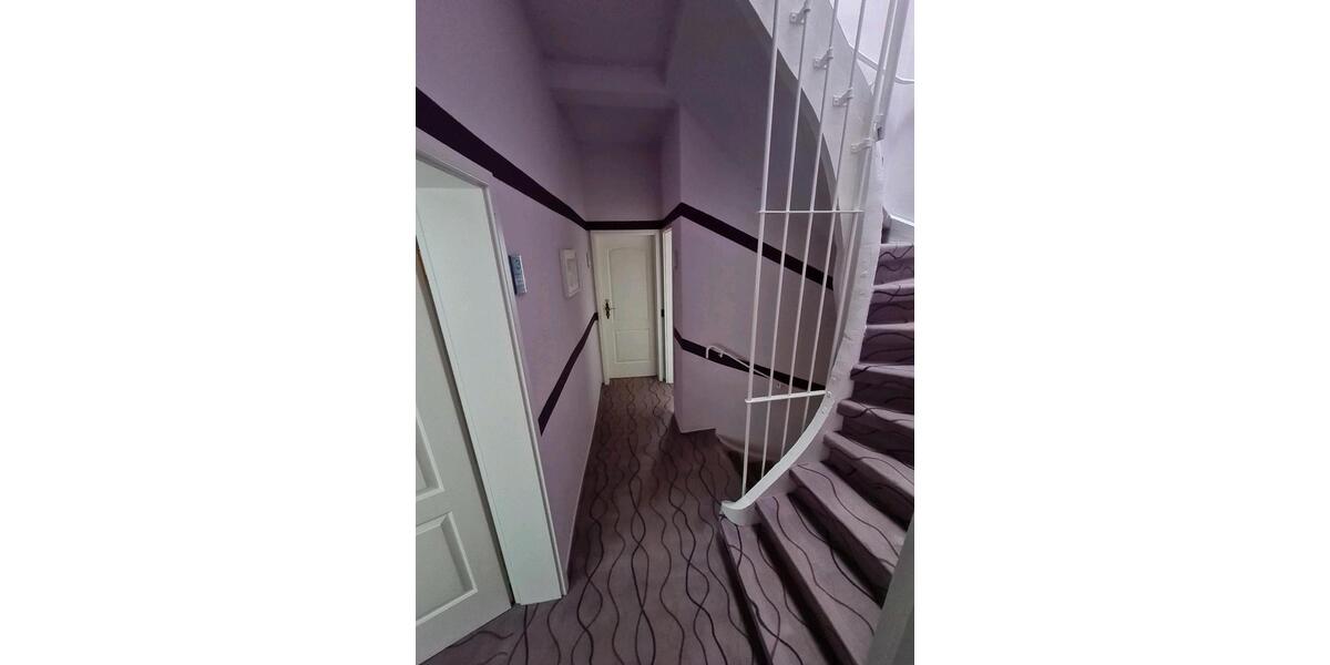 Zimmer mit eigenem Bad in ehemaligem Hotel zu vermieten 1 zimmer