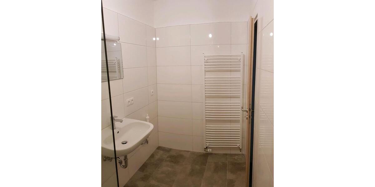 Etagenwohnung Lingen (Ems) Damaschke - 1 Zimmer, 98 m&sup2;, 690&euro; | Angebot:26020782