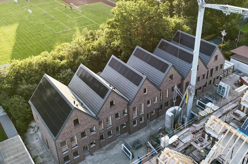 Exklusives Neubau-Reihenmittelhaus im Herzen von Friedrichsfehn! Bezugsfertig ca. 01.11.2025!