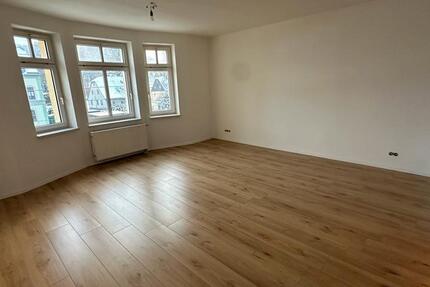 Wohnung Burkhardtsdorf - 2 Zimmer, 79 m&sup2;, 500&euro; | Angebot:25050400