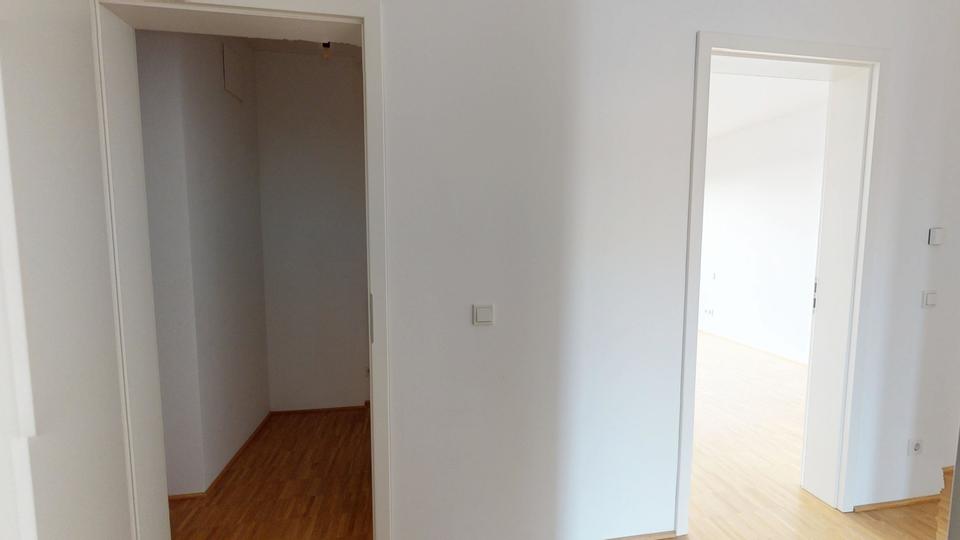 Dachgeschoßwohnung Bonn Dransdorf - 5 Zimmer, 151 m&sup2;, 2.115&euro; | Angebot:24703909