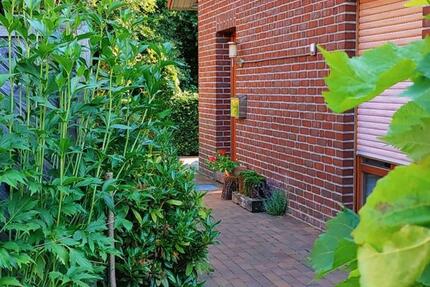 Möblierte, ruhige und helle Singlewohnung. Neu renoviert zimmer