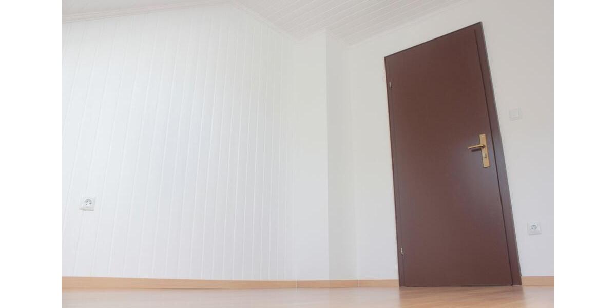 Dachgeschoßwohnung Püttlingen - 3 Zimmer, 106 m&sup2;, 780&euro; | Angebot:26251844