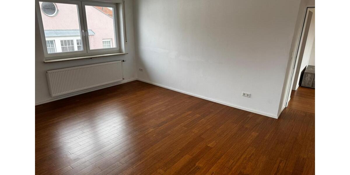 Einfamilienhaus Gunzenhausen - 3 Zimmer, 120 m&sup2;, 1.200&euro; | Angebot:26084558