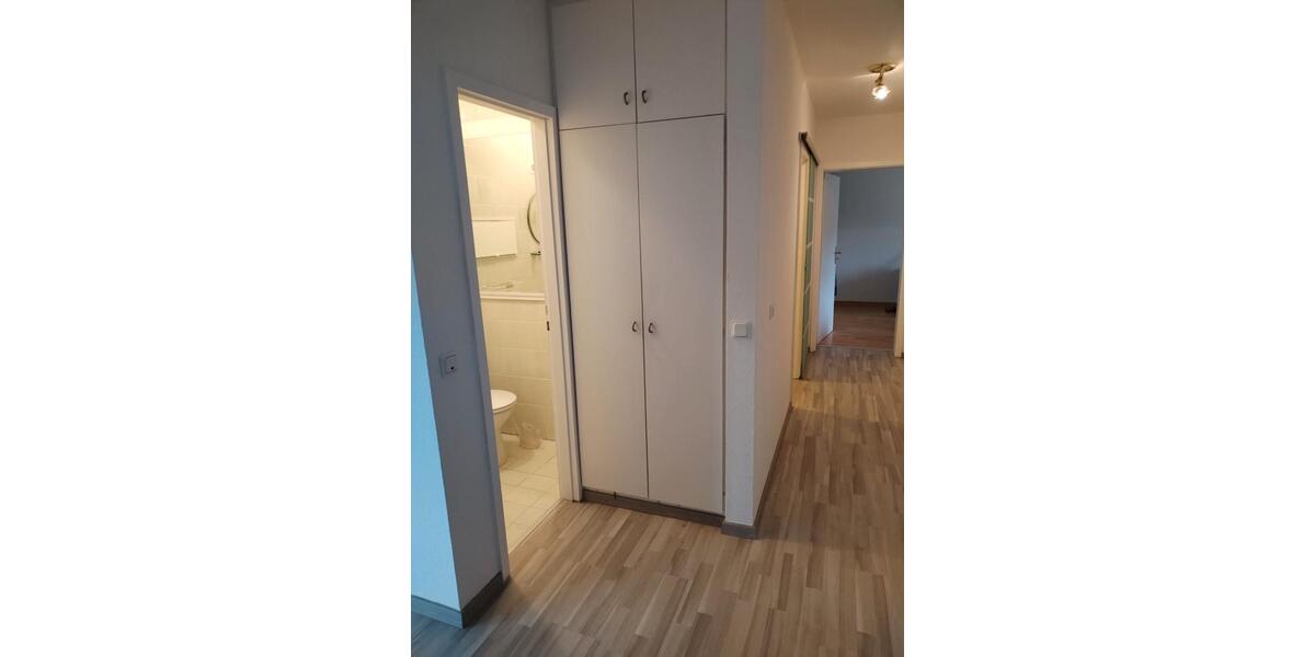 Etagenwohnung Saarbrücken Kieselhumes - 3 Zimmer, 92 m&sup2;, 1.050&euro; | Angebot:26045001