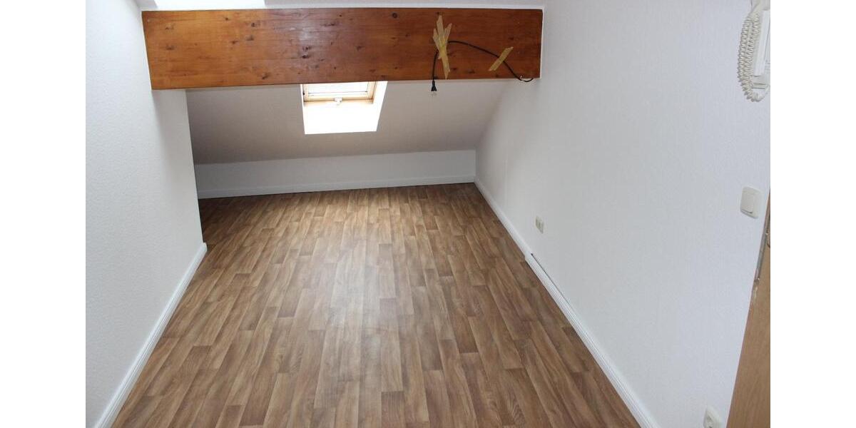 Dachgeschoßwohnung Döbeln - 2 Zimmer, 36 m&sup2;, 250&euro; | Angebot:26563583