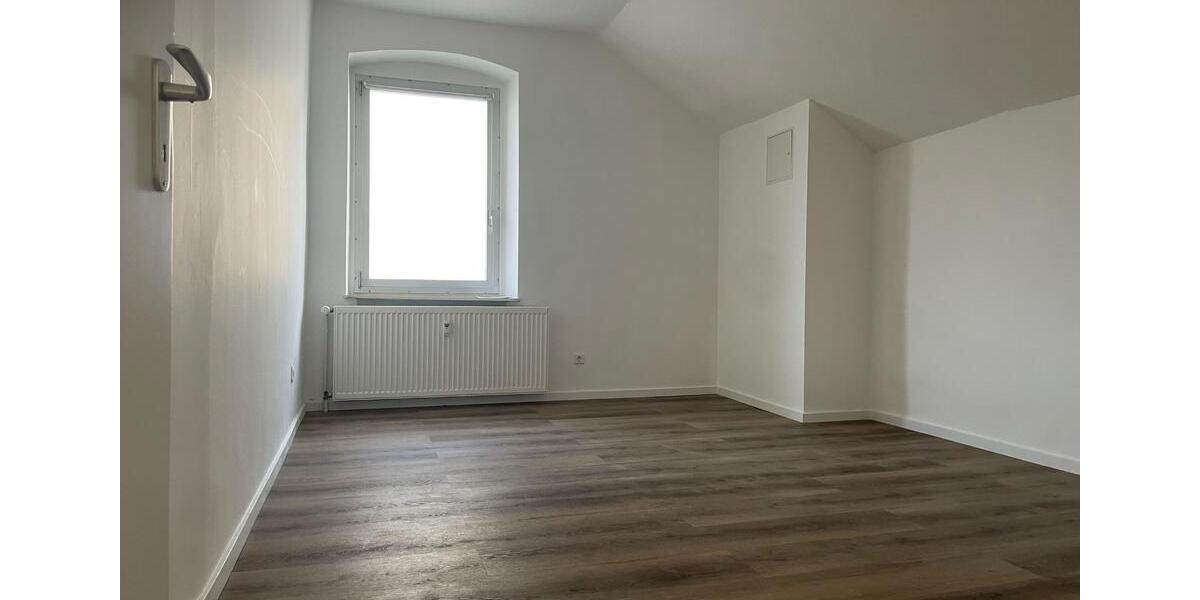 Dachgeschoßwohnung Plettenberg - 4 Zimmer, 150 m&sup2;, 1.250&euro; | Angebot:24363028