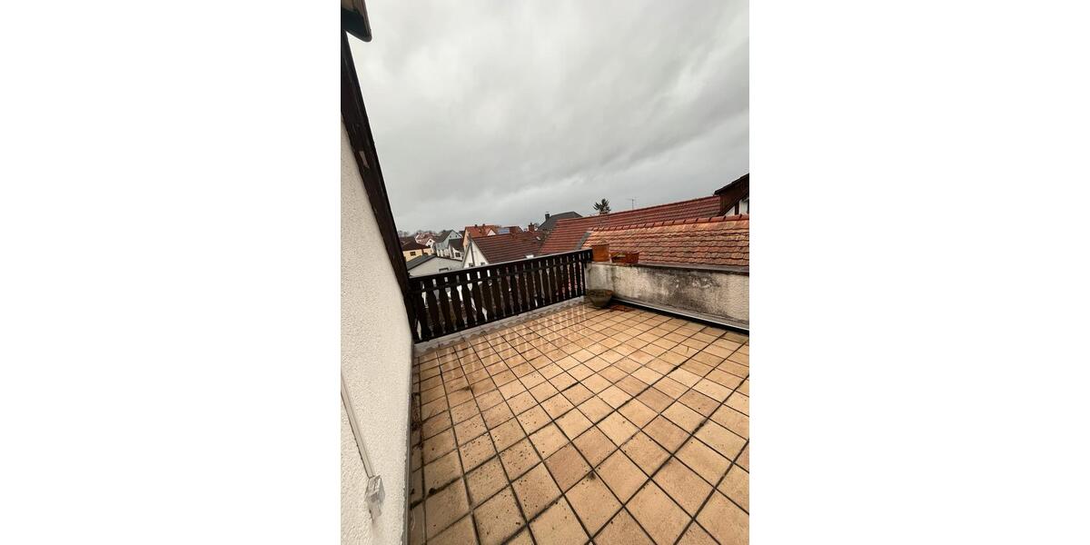 Etagenwohnung Reinheim - 7 Zimmer, 170 m&sup2;, 1.650&euro; | Angebot:24888600