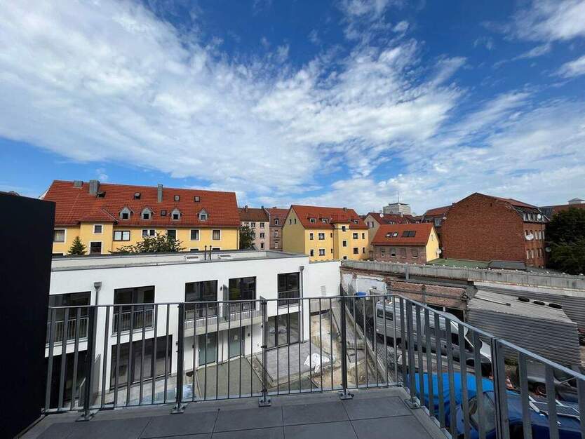2-Zimmer-Wohnung mit EBK und Balkon