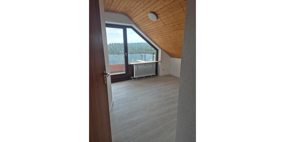 Maisonettenwohnung Altensteig - 5 Zimmer, 140 m&sup2;, 950&euro; | Angebot:26477354