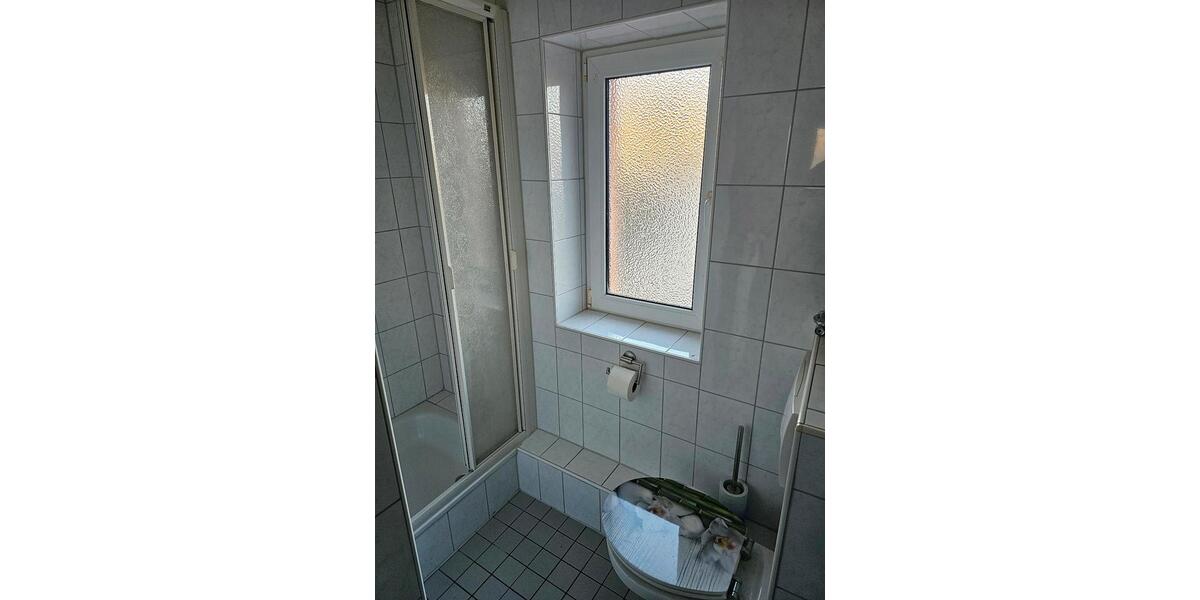 Große helle 3 Zimmer wohnung zum wermiten 1 zimmer