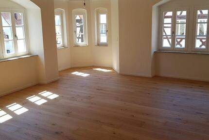 5 ZKB 125 m² HWR Altbau saniert Einbauküche 1. OG 5 zimmer