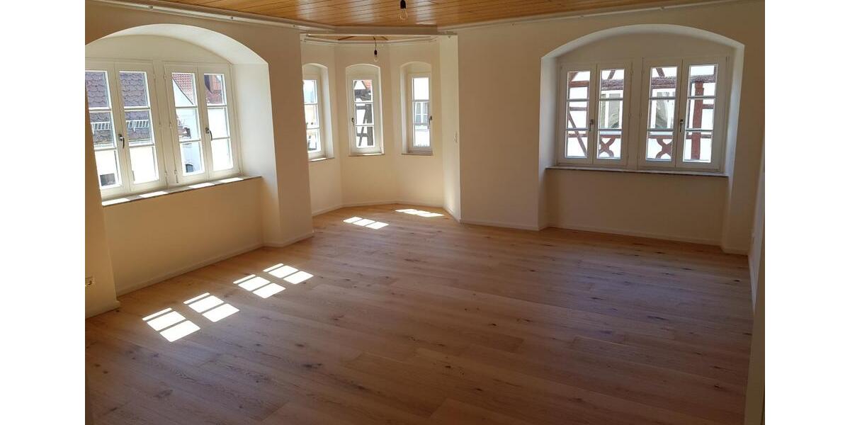 5 ZKB 125 m² HWR Altbau saniert Einbauküche 1. OG 5 zimmer