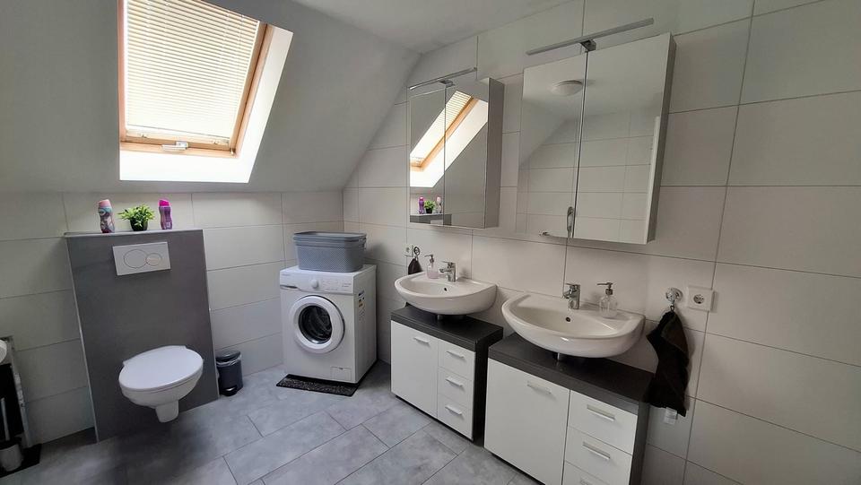 Dachgeschoßwohnung Neunburg vorm Wald - 4 Zimmer, 140 m&sup2;, 240&euro; | Angebot:25975839