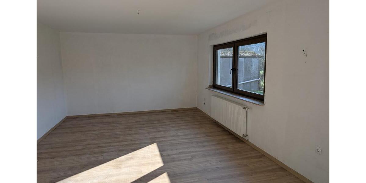 Etagenwohnung Frankenberg (Eder) - 4 Zimmer, 120 m&sup2;, 850&euro; | Angebot:25837986