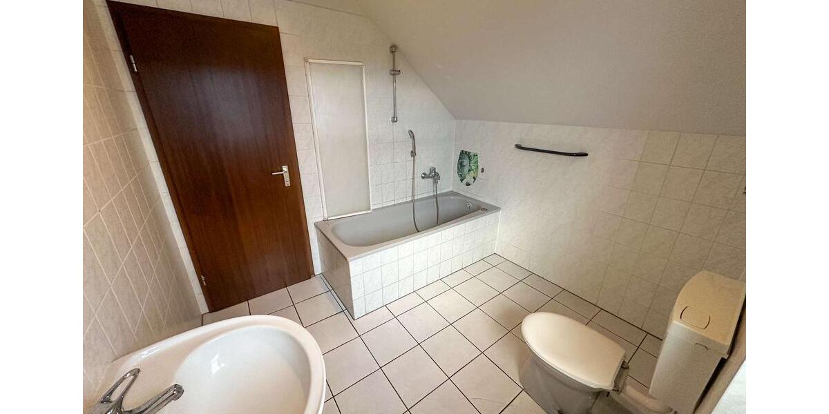 Dachgeschoßwohnung Lissendorf - 2 Zimmer, 48 m&sup2;, 340&euro; | Angebot:24700304